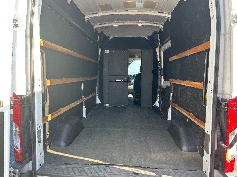 2022 Ford Transit photo 7