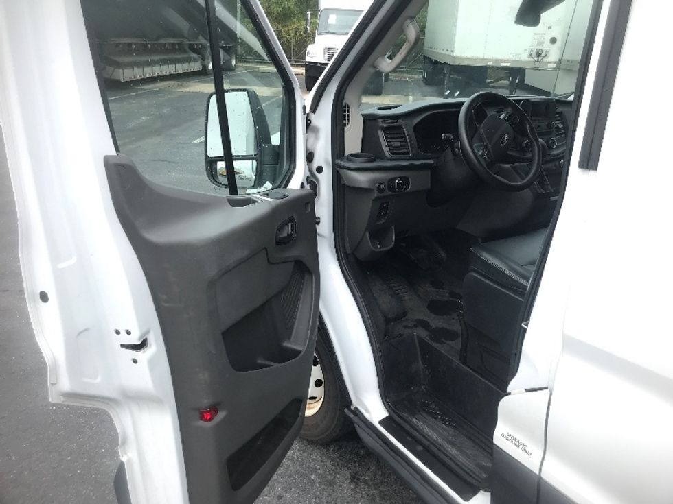 Cargo Van (Panel Van)-Light and Medium Duty Trucks-Ford-2022-Transit 250-Harrisburg-PA-158,176\n\t\tmiles-$ 25,000 - Image 16