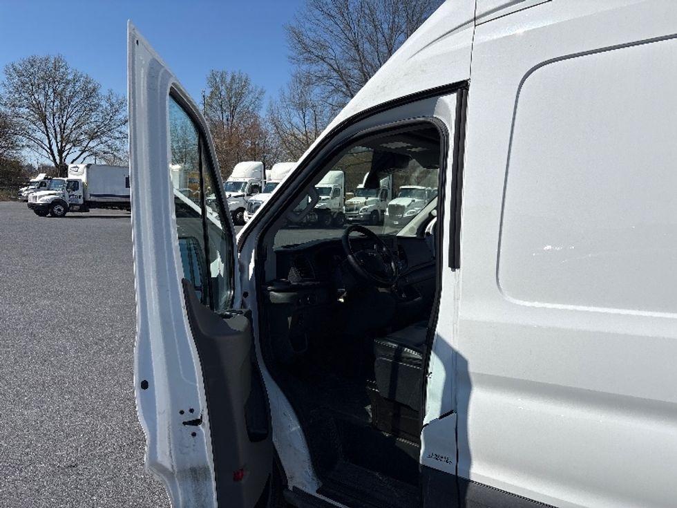 Cargo Van (Panel Van)-Light and Medium Duty Trucks-Ford-2022-Transit 250-Harrisburg-PA-76,587\n\t\tmiles-$ 40,500 - Image 12