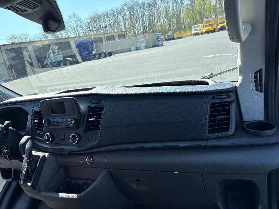 Cargo Van (Panel Van)-Light and Medium Duty Trucks-Ford-2022-Transit 250-Harrisburg-PA-76,587\n\t\tmiles-$ 40,500 - Image 17