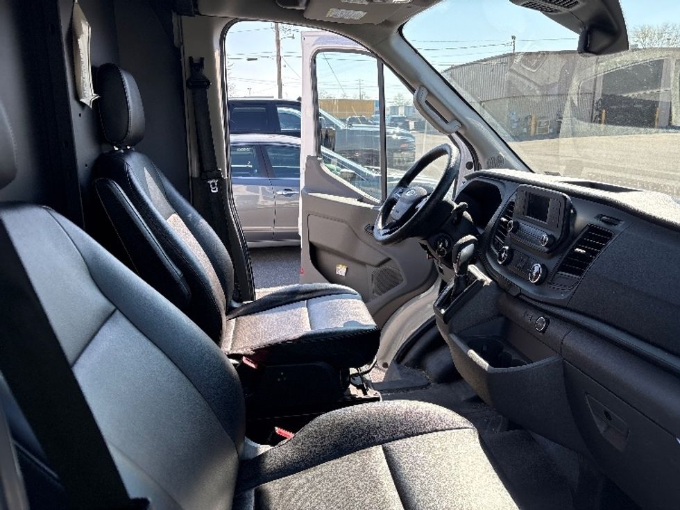 Cargo Van (Panel Van)-Light and Medium Duty Trucks-Ford-2022-Transit 250-Harrisburg-PA-76,587\n\t\tmiles-$ 40,500 - Image 18