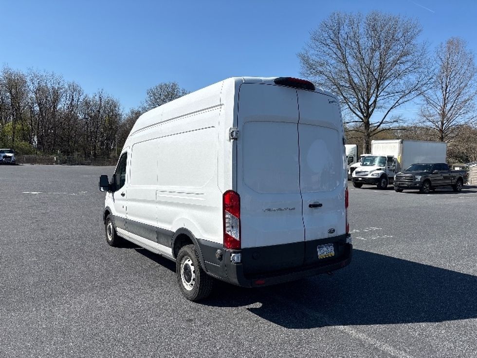 Cargo Van (Panel Van)-Light and Medium Duty Trucks-Ford-2022-Transit 250-Harrisburg-PA-76,587\n\t\tmiles-$ 40,500 - Image 5