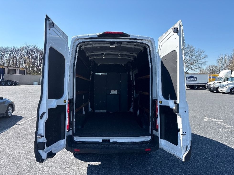 Cargo Van (Panel Van)-Light and Medium Duty Trucks-Ford-2022-Transit 250-Harrisburg-PA-76,587\n\t\tmiles-$ 40,500 - Image 7