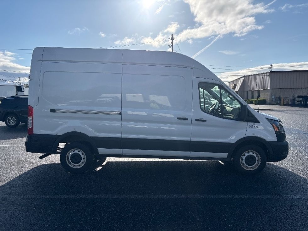 Cargo Van (Panel Van)-Light and Medium Duty Trucks-Ford-2022-Transit 250-Harrisburg-PA-78,252\n\t\tmiles-$ 39,000 - Image 11