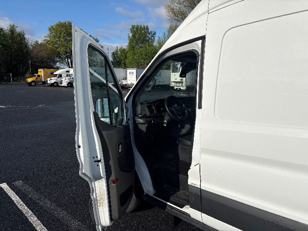 Cargo Van (Panel Van)-Light and Medium Duty Trucks-Ford-2022-Transit 250-Harrisburg-PA-78,252\n\t\tmiles-$ 39,000 - Image 12