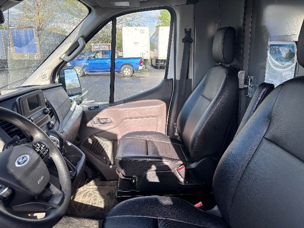 Cargo Van (Panel Van)-Light and Medium Duty Trucks-Ford-2022-Transit 250-Harrisburg-PA-78,252\n\t\tmiles-$ 39,000 - Image 15