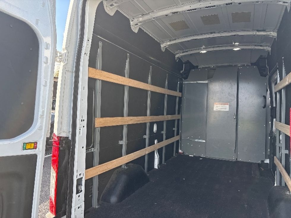 Cargo Van (Panel Van)-Light and Medium Duty Trucks-Ford-2022-Transit 250-Harrisburg-PA-78,252\n\t\tmiles-$ 39,000 - Image 8