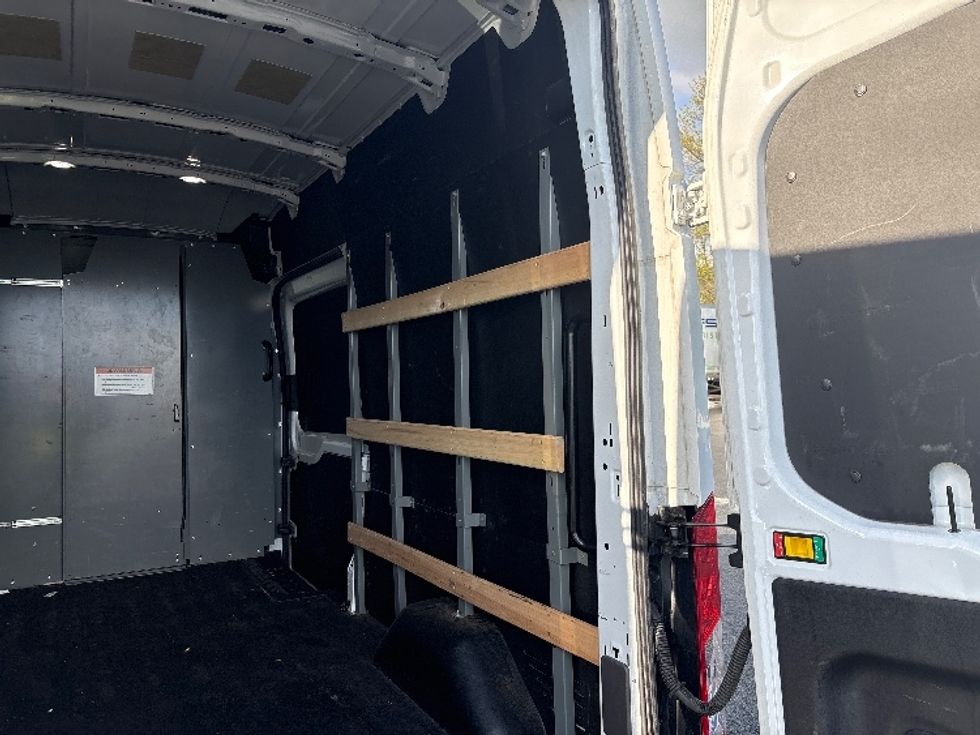 Cargo Van (Panel Van)-Light and Medium Duty Trucks-Ford-2022-Transit 250-Harrisburg-PA-78,252\n\t\tmiles-$ 39,000 - Image 9
