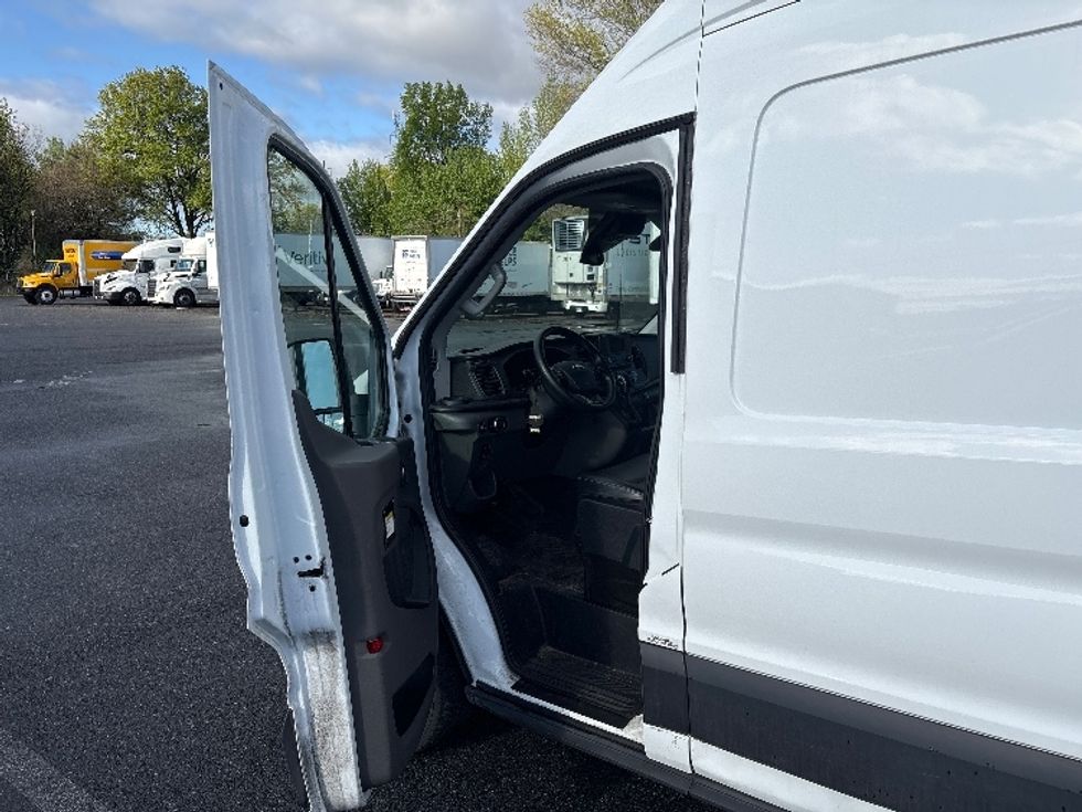 Cargo Van (Panel Van)-Light and Medium Duty Trucks-Ford-2022-Transit 250-Harrisburg-PA-78,467\n\t\tmiles-$ 39,000 - Image 12