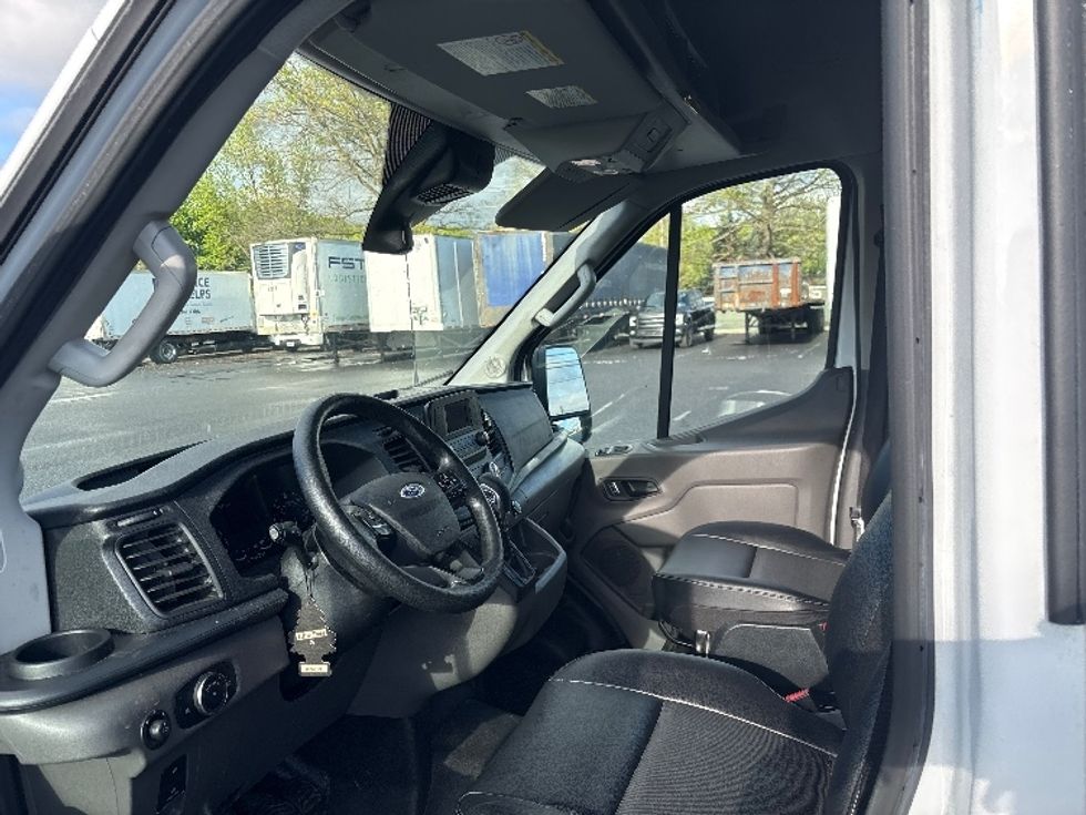 Cargo Van (Panel Van)-Light and Medium Duty Trucks-Ford-2022-Transit 250-Harrisburg-PA-78,467\n\t\tmiles-$ 39,000 - Image 13
