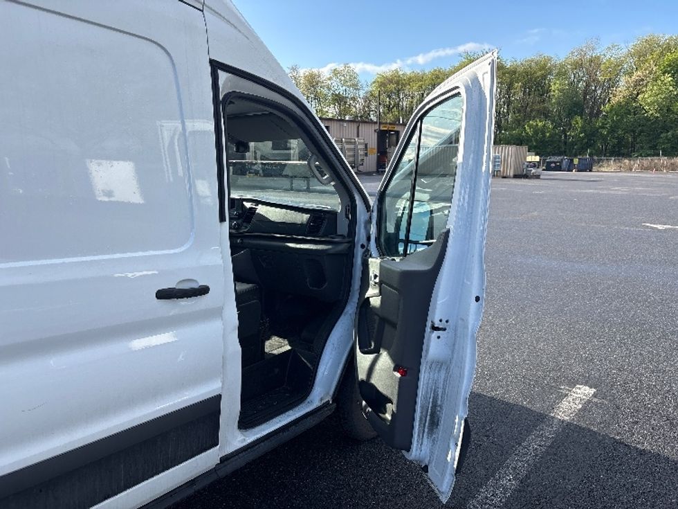 Cargo Van (Panel Van)-Light and Medium Duty Trucks-Ford-2022-Transit 250-Harrisburg-PA-78,467\n\t\tmiles-$ 39,000 - Image 16