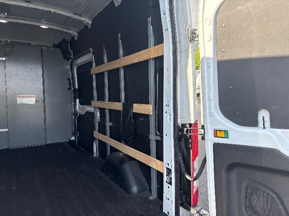 Cargo Van (Panel Van)-Light and Medium Duty Trucks-Ford-2022-Transit 250-Harrisburg-PA-78,467\n\t\tmiles-$ 39,000 - Image 9