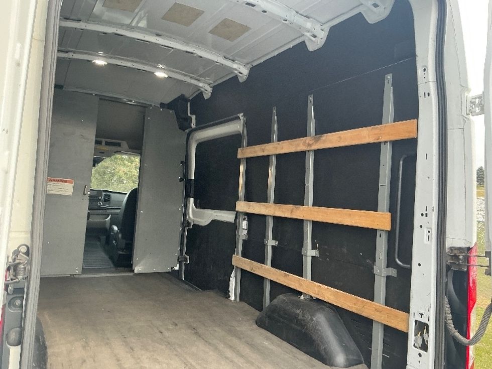 Cargo Van (Panel Van)-Light and Medium Duty Trucks-Ford-2022-Transit 250-Harrisburg-PA-81,589\n\t\tmiles-$ 37,500 - Image 12