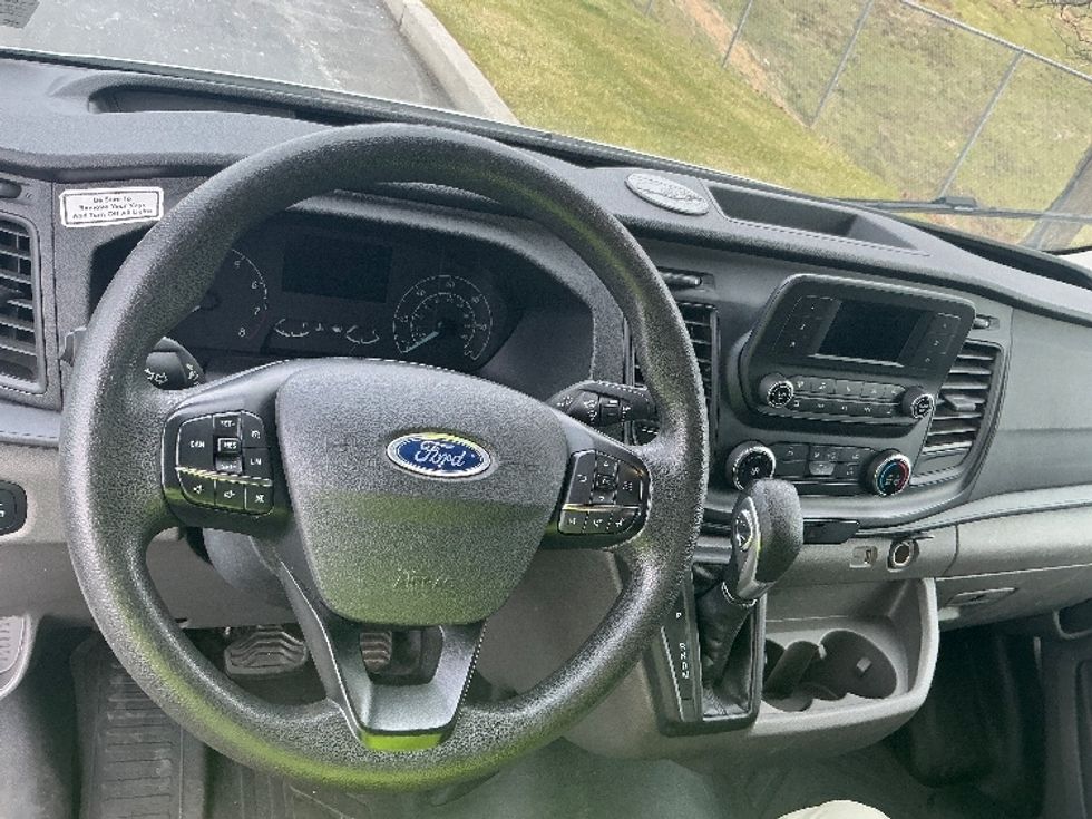 Cargo Van (Panel Van)-Light and Medium Duty Trucks-Ford-2022-Transit 250-Harrisburg-PA-81,589\n\t\tmiles-$ 37,500 - Image 18