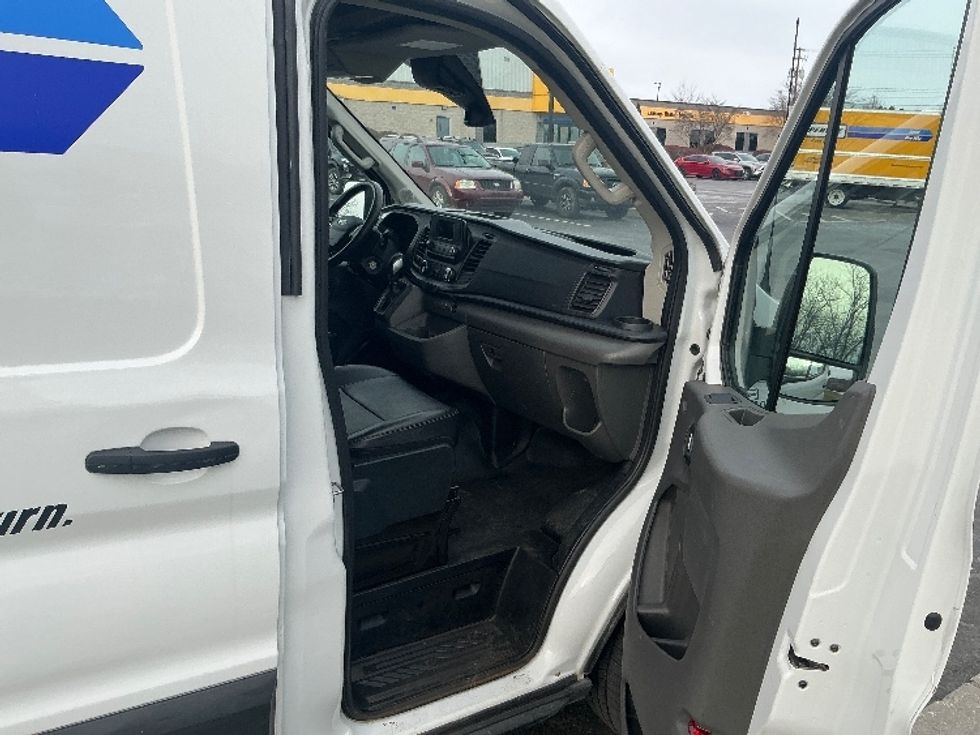 Cargo Van (Panel Van)-Light and Medium Duty Trucks-Ford-2022-Transit 250-Harrisburg-PA-81,589\n\t\tmiles-$ 37,500 - Image 20