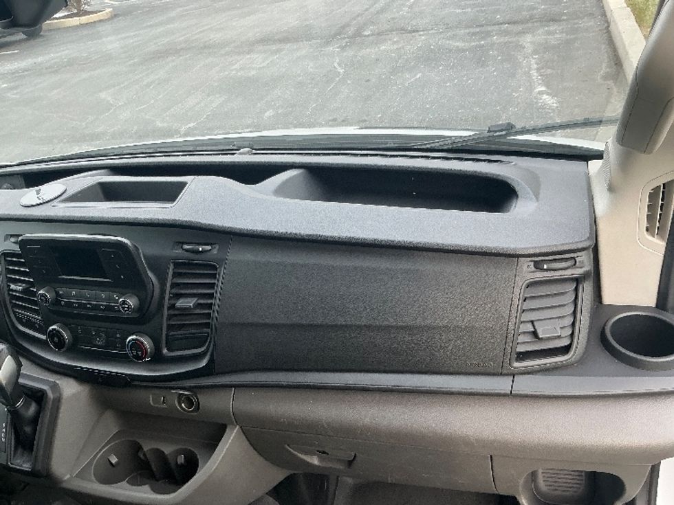 Cargo Van (Panel Van)-Light and Medium Duty Trucks-Ford-2022-Transit 250-Harrisburg-PA-81,589\n\t\tmiles-$ 37,500 - Image 21