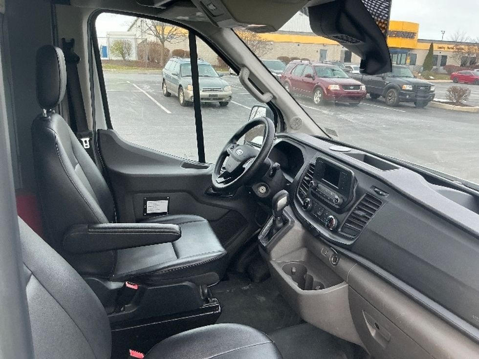 Cargo Van (Panel Van)-Light and Medium Duty Trucks-Ford-2022-Transit 250-Harrisburg-PA-81,589\n\t\tmiles-$ 37,500 - Image 22