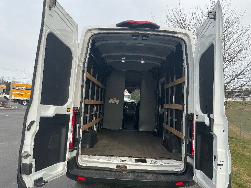 Cargo Van (Panel Van)-Light and Medium Duty Trucks-Ford-2022-Transit 250-Harrisburg-PA-81,589\n\t\tmiles-$ 37,500 - Image 8