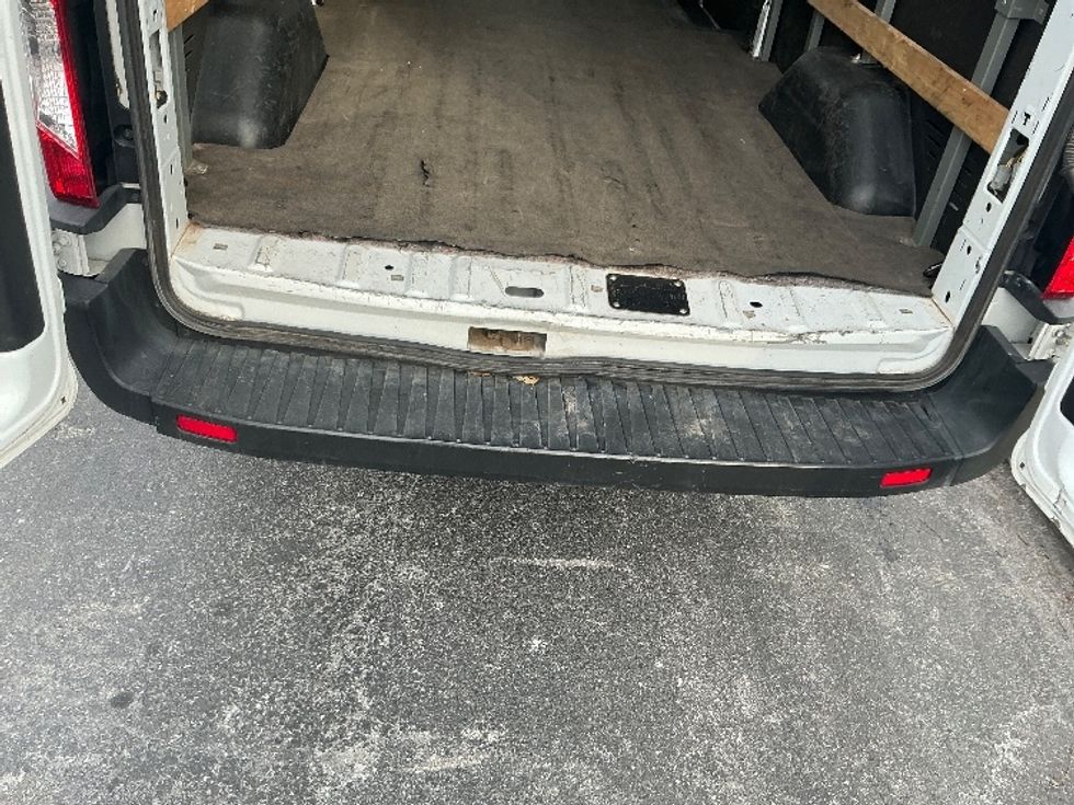 Cargo Van (Panel Van)-Light and Medium Duty Trucks-Ford-2022-Transit 250-Harrisburg-PA-81,589\n\t\tmiles-$ 37,500 - Image 9