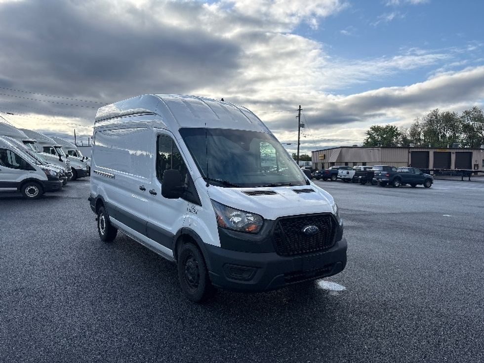 Cargo Van (Panel Van)-Light and Medium Duty Trucks-Ford-2022-Transit 250-Harrisburg-PA-83,111\n\t\tmiles-$ 38,500 - Image 1