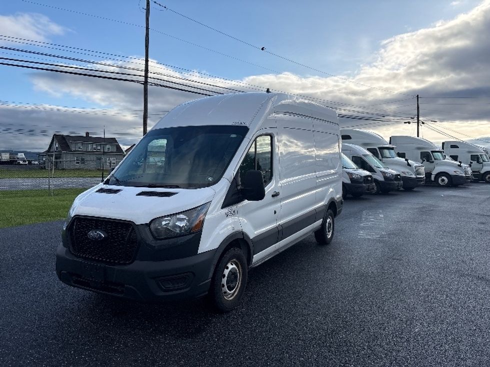 Cargo Van (Panel Van)-Light and Medium Duty Trucks-Ford-2022-Transit 250-Harrisburg-PA-83,111\n\t\tmiles-$ 38,500 - Image 3