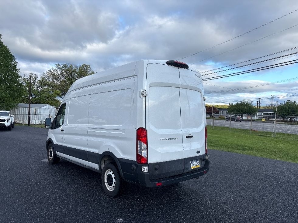 Cargo Van (Panel Van)-Light and Medium Duty Trucks-Ford-2022-Transit 250-Harrisburg-PA-83,111\n\t\tmiles-$ 38,500 - Image 5