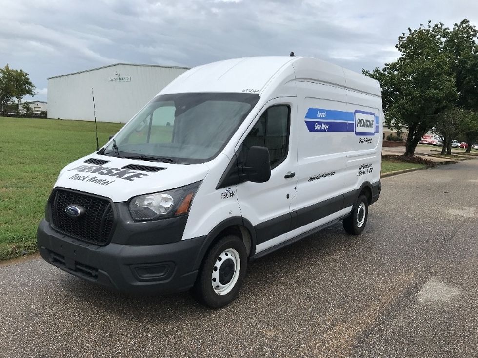 Cargo Van (Panel Van)-Light and Medium Duty Trucks-Ford-2022-Transit 250-Homewood-AL-108,650\n\t\tmiles-$ 33,000 - Image 3