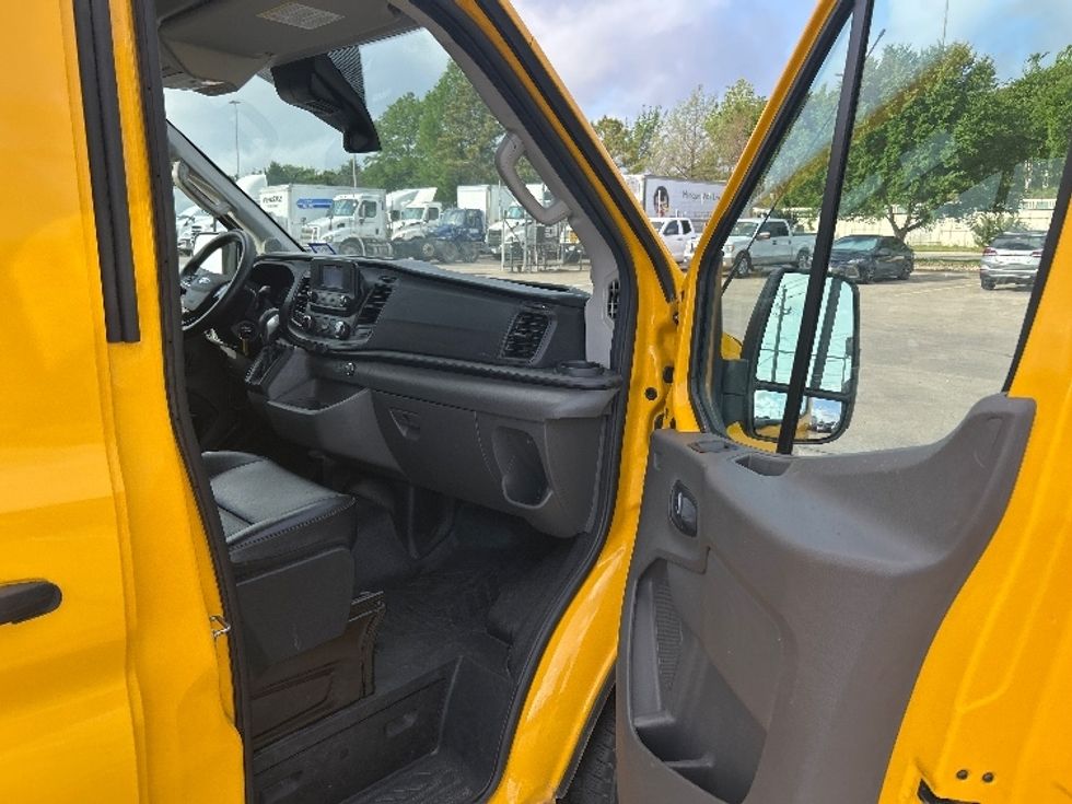 Cargo Van (Panel Van)-Light and Medium Duty Trucks-Ford-2022-Transit 250-Houston-TX-111,051\n\t\tmiles-$ 30,000 - Image 20