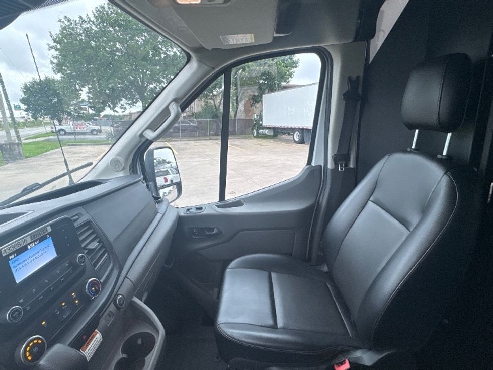 Cargo Van (Panel Van)-Light and Medium Duty Trucks-Ford-2022-Transit 250-Houston-TX-81,861\n\t\tmiles-$ 39,750 - Image 16