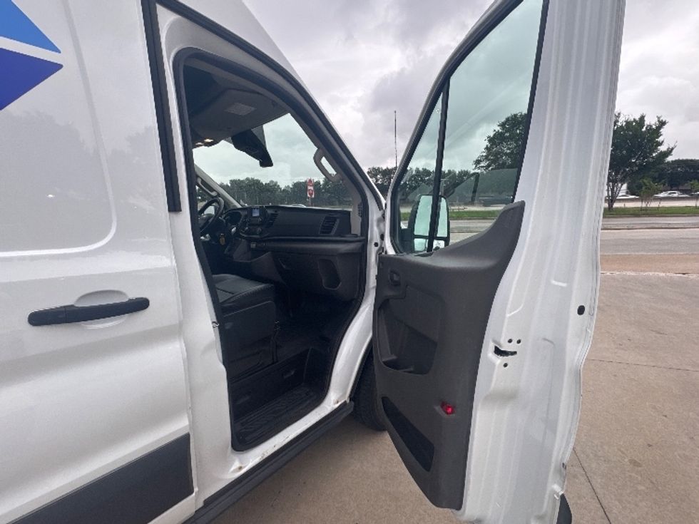Cargo Van (Panel Van)-Light and Medium Duty Trucks-Ford-2022-Transit 250-Houston-TX-81,861\n\t\tmiles-$ 39,750 - Image 17