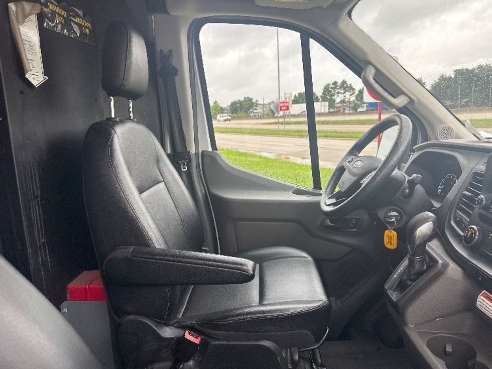 Cargo Van (Panel Van)-Light and Medium Duty Trucks-Ford-2022-Transit 250-Houston-TX-81,861\n\t\tmiles-$ 39,750 - Image 19