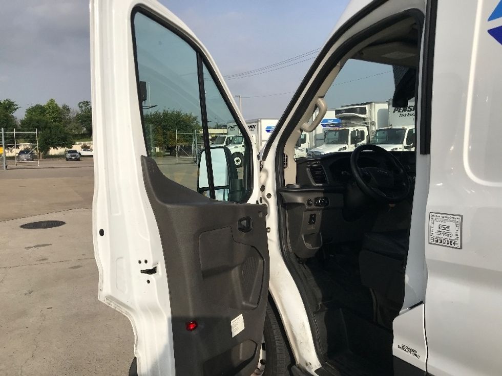 Cargo Van (Panel Van)-Light and Medium Duty Trucks-Ford-2022-Transit 250-Houston-TX-84,665\n\t\tmiles-$ 37,500 - Image 15