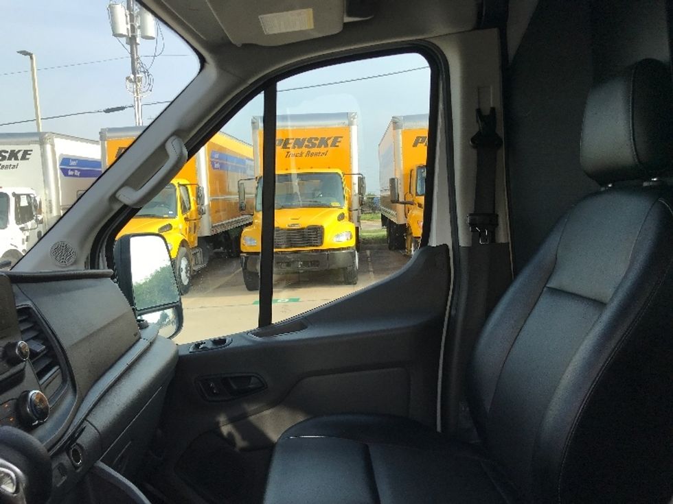 Cargo Van (Panel Van)-Light and Medium Duty Trucks-Ford-2022-Transit 250-Houston-TX-84,665\n\t\tmiles-$ 37,500 - Image 18