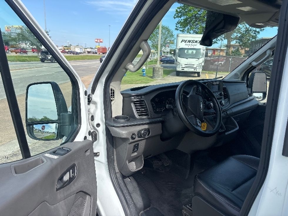 Cargo Van (Panel Van)-Light and Medium Duty Trucks-Ford-2022-Transit 250-Houston-TX-89,266\n\t\tmiles-$ 38,750 - Image 13