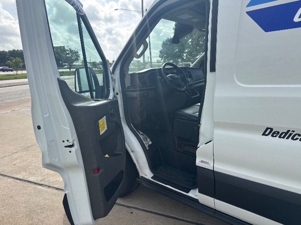 Cargo Van (Panel Van)-Light and Medium Duty Trucks-Ford-2022-Transit 250-Houston-TX-97,703\n\t\tmiles-$ 36,000 - Image 13