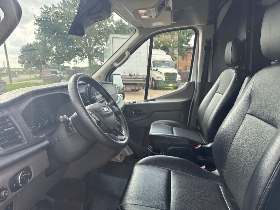 Cargo Van (Panel Van)-Light and Medium Duty Trucks-Ford-2022-Transit 250-Houston-TX-97,703\n\t\tmiles-$ 36,000 - Image 14