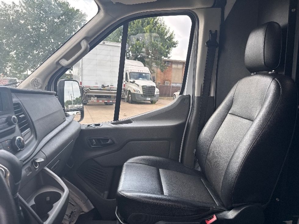 Cargo Van (Panel Van)-Light and Medium Duty Trucks-Ford-2022-Transit 250-Houston-TX-97,703\n\t\tmiles-$ 36,000 - Image 16