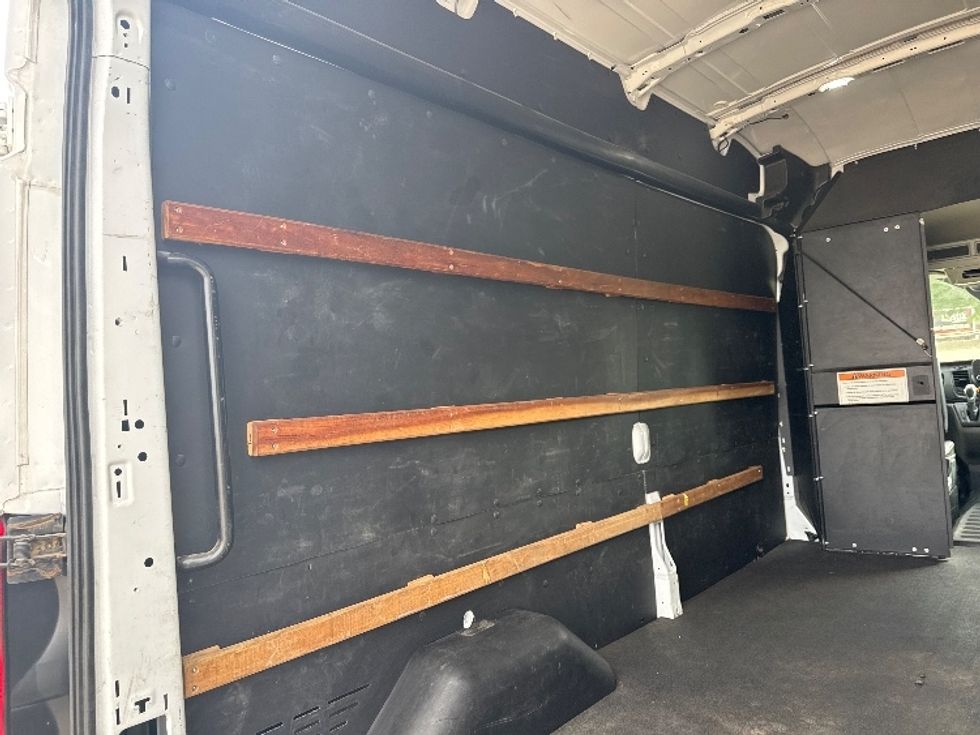 Cargo Van (Panel Van)-Light and Medium Duty Trucks-Ford-2022-Transit 250-Houston-TX-97,703\n\t\tmiles-$ 36,000 - Image 9
