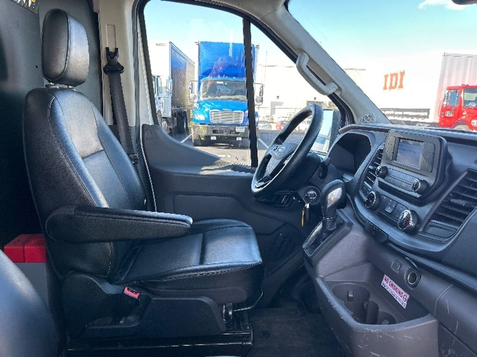 Cargo Van (Panel Van)-Light and Medium Duty Trucks-Ford-2022-Transit 250-Indianapolis-IN-137,979\n\t\tmiles-$ 28,500 - Image 19