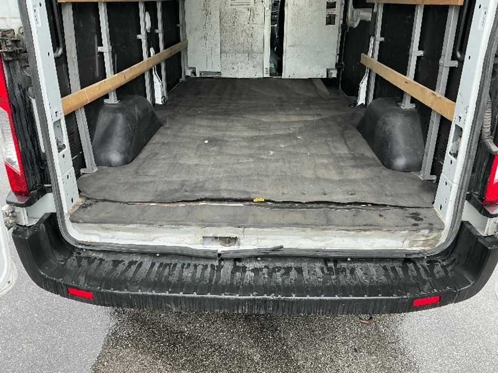 Cargo Van (Panel Van)-Light and Medium Duty Trucks-Ford-2022-Transit 250-Indianapolis-IN-84,103\n\t\tmiles-$ 38,000 - Image 10