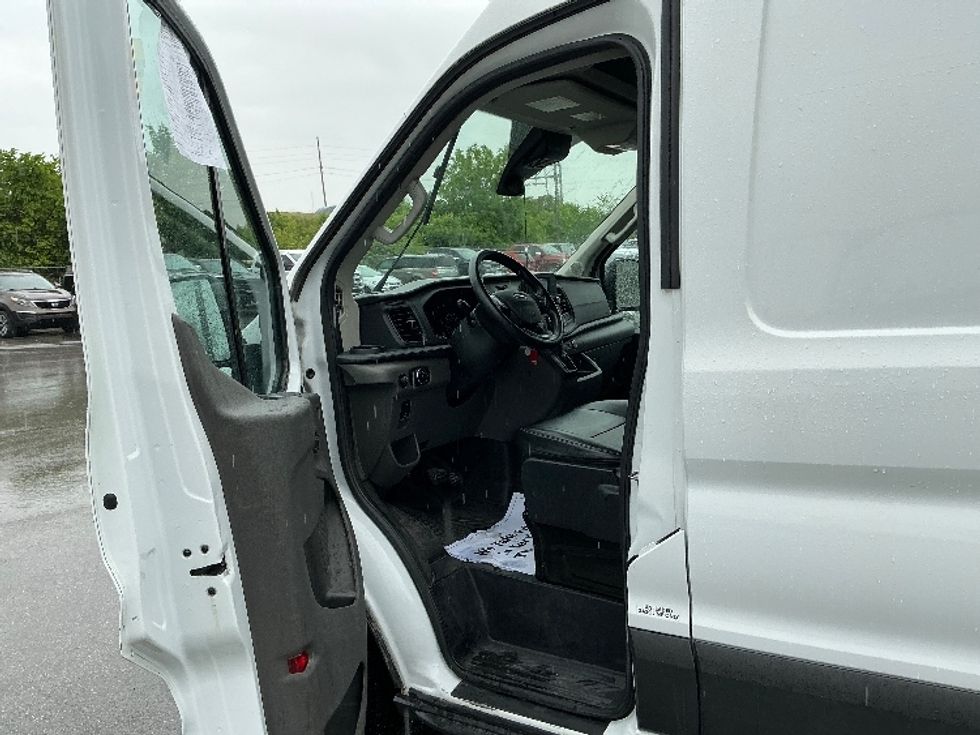 Cargo Van (Panel Van)-Light and Medium Duty Trucks-Ford-2022-Transit 250-Indianapolis-IN-84,103\n\t\tmiles-$ 38,000 - Image 16