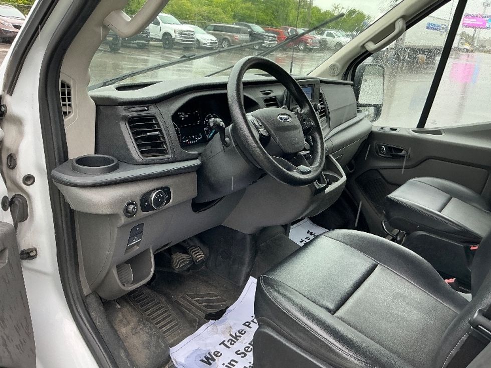 Cargo Van (Panel Van)-Light and Medium Duty Trucks-Ford-2022-Transit 250-Indianapolis-IN-84,103\n\t\tmiles-$ 38,000 - Image 17