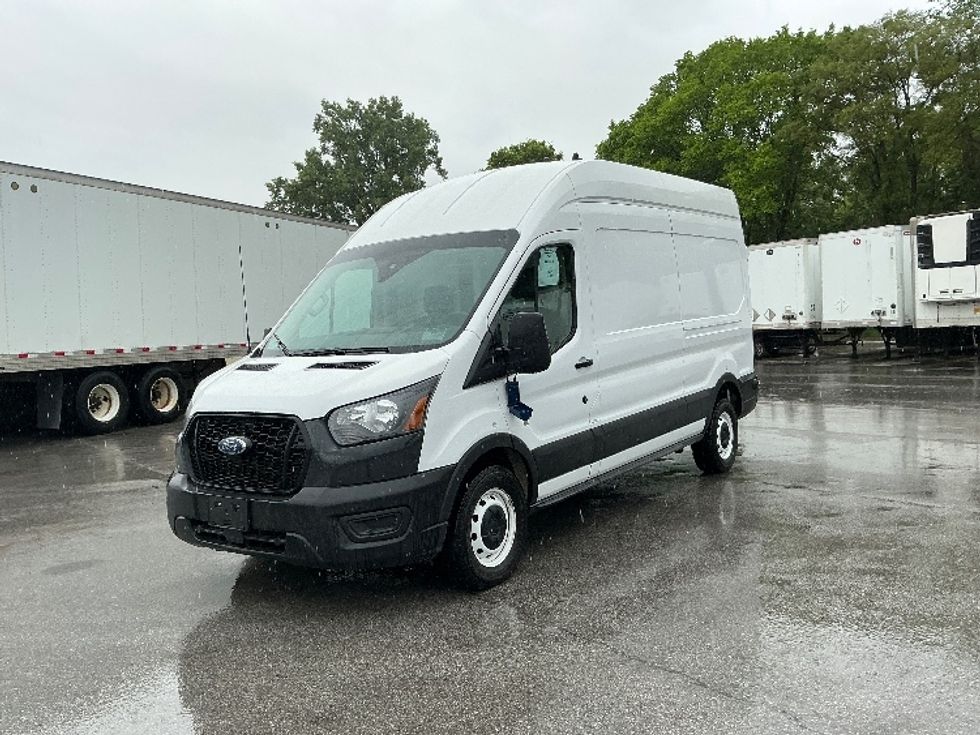 Cargo Van (Panel Van)-Light and Medium Duty Trucks-Ford-2022-Transit 250-Indianapolis-IN-84,103\n\t\tmiles-$ 38,000 - Image 3