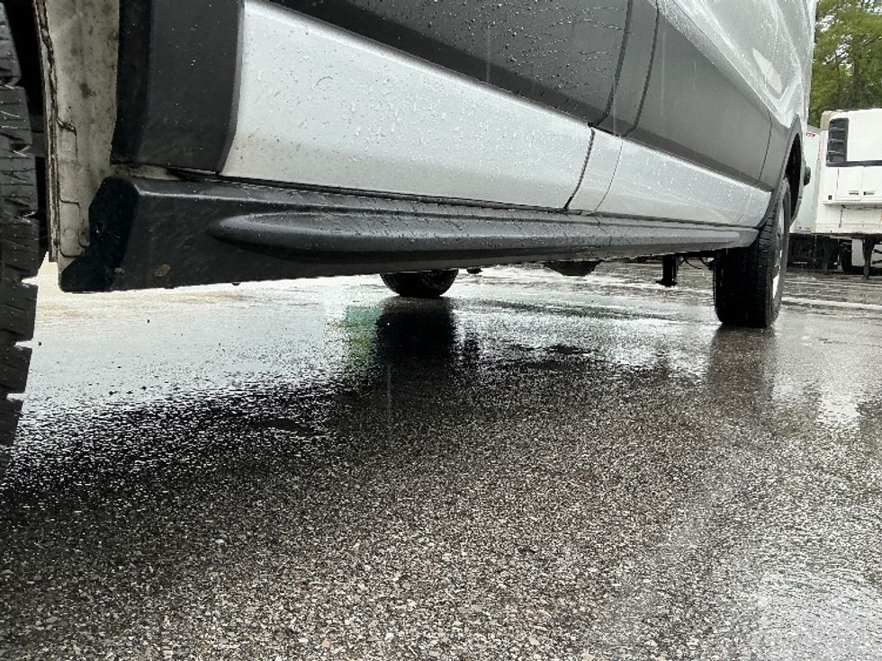 Cargo Van (Panel Van)-Light and Medium Duty Trucks-Ford-2022-Transit 250-Indianapolis-IN-84,103\n\t\tmiles-$ 38,000 - Image 5