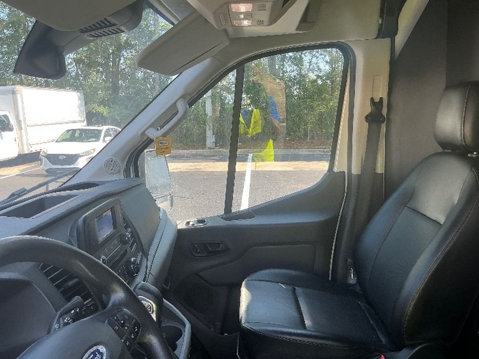 Cargo Van (Panel Van)-Light and Medium Duty Trucks-Ford-2022-Transit 250-Jacksonville-FL-145,770\n\t\tmiles-$ 28,000 - Image 18