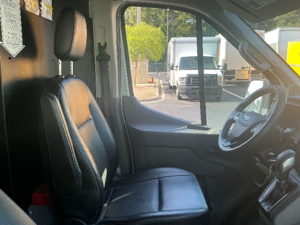 Cargo Van (Panel Van)-Light and Medium Duty Trucks-Ford-2022-Transit 250-Jacksonville-FL-145,770\n\t\tmiles-$ 28,000 - Image 21