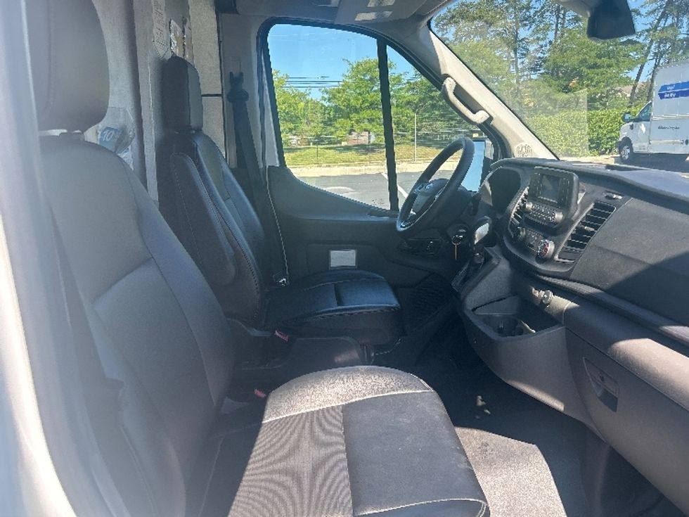 Cargo Van (Panel Van)-Light and Medium Duty Trucks-Ford-2022-Transit 250-Jessup-MD-63,455\n\t\tmiles-$ 38,250 - Image 21