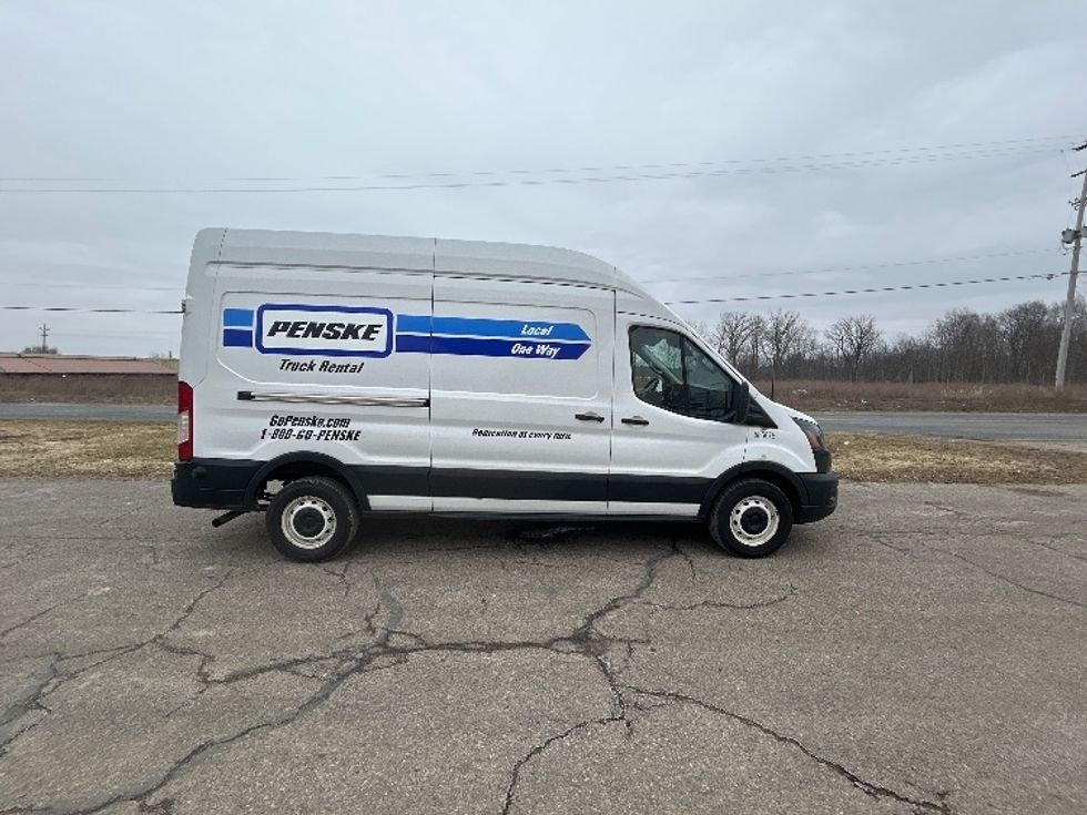 Cargo Van (Panel Van)-Light and Medium Duty Trucks-Ford-2022-Transit 250-Kalamazoo-MI-109,750\n\t\tmiles-$ 34,500 - Image 15