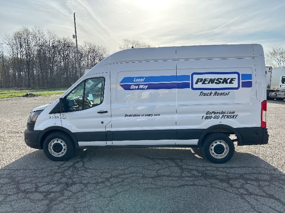 Cargo Van (Panel Van)-Light and Medium Duty Trucks-Ford-2022-Transit 250-Kalamazoo-MI-81,854\n\t\tmiles-$ 38,250 - Image 4