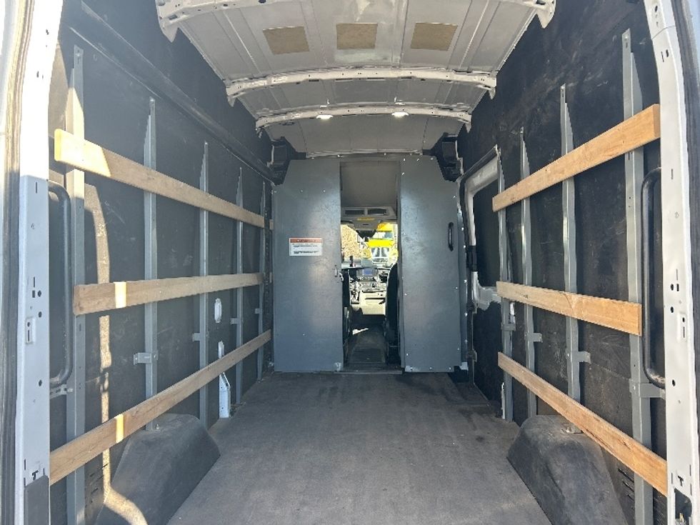 Cargo Van (Panel Van)-Light and Medium Duty Trucks-Ford-2022-Transit 250-Kansas City-MO-109,965\n\t\tmiles-$ 30,500 - Image 8